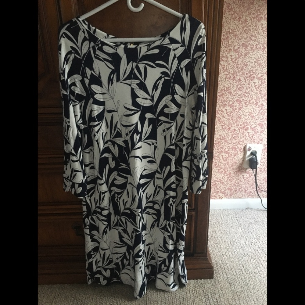 Beautiful, like new dress.